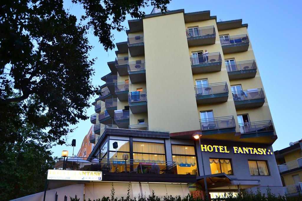 Hotel Fantasy Римини Экстерьер фото